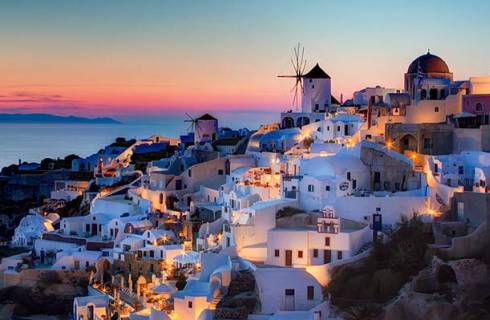 HITIP! Ryanair - Řecko - levné letenky Santorini z Vídně 2.237,- kč