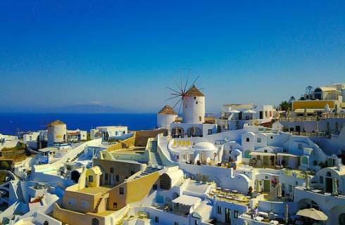 HIT! Ryanair / Laudamotion - Řecko - levné letenky Santorini z Vídně 1.890,- kč