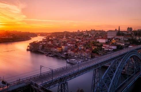 Sleva! Ryanair - Portugalsko za pětistovku - levné letenky Porto z Vídně (zpáteční) od 547,- Kč