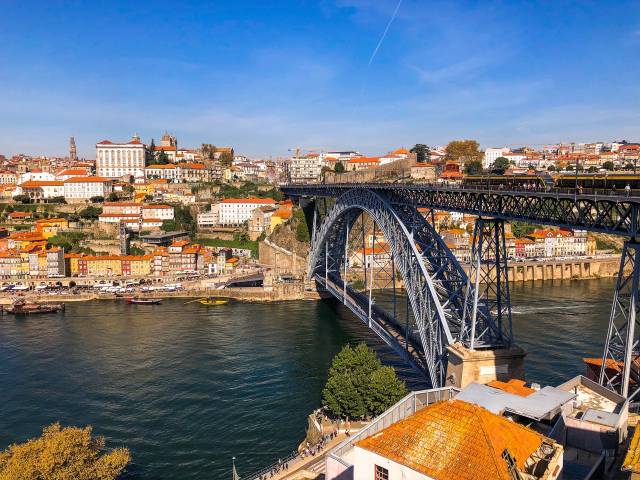 TIP! Portugalsko - 7 verzí levné letenky Porto z Norimberku, Berlína, Vídně, Krakova a Prahy (zpáteční) od 880,- Kč