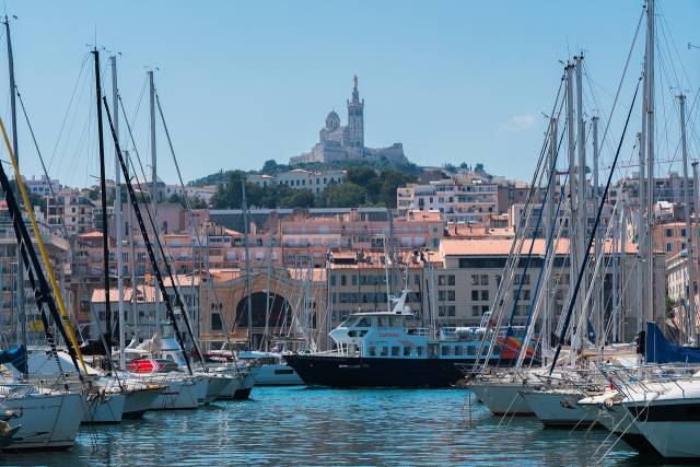 Francie ✈ Azurové pobřeží - obousměrné levné letenky do Marseille z Prahy a nebo Vídně 1.302 Kč