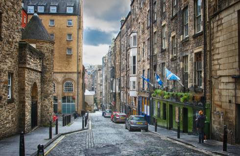 Skotsko ✈ tipy na obousměrné levné letenky do Edinburghu z Vídně, Bratislavy a Prahy od 1.404 Kč