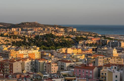 Itálie ✈ Sardinie - obousměrné levné letenky do Cagliari z Vídně a Krakova od 1.534 Kč