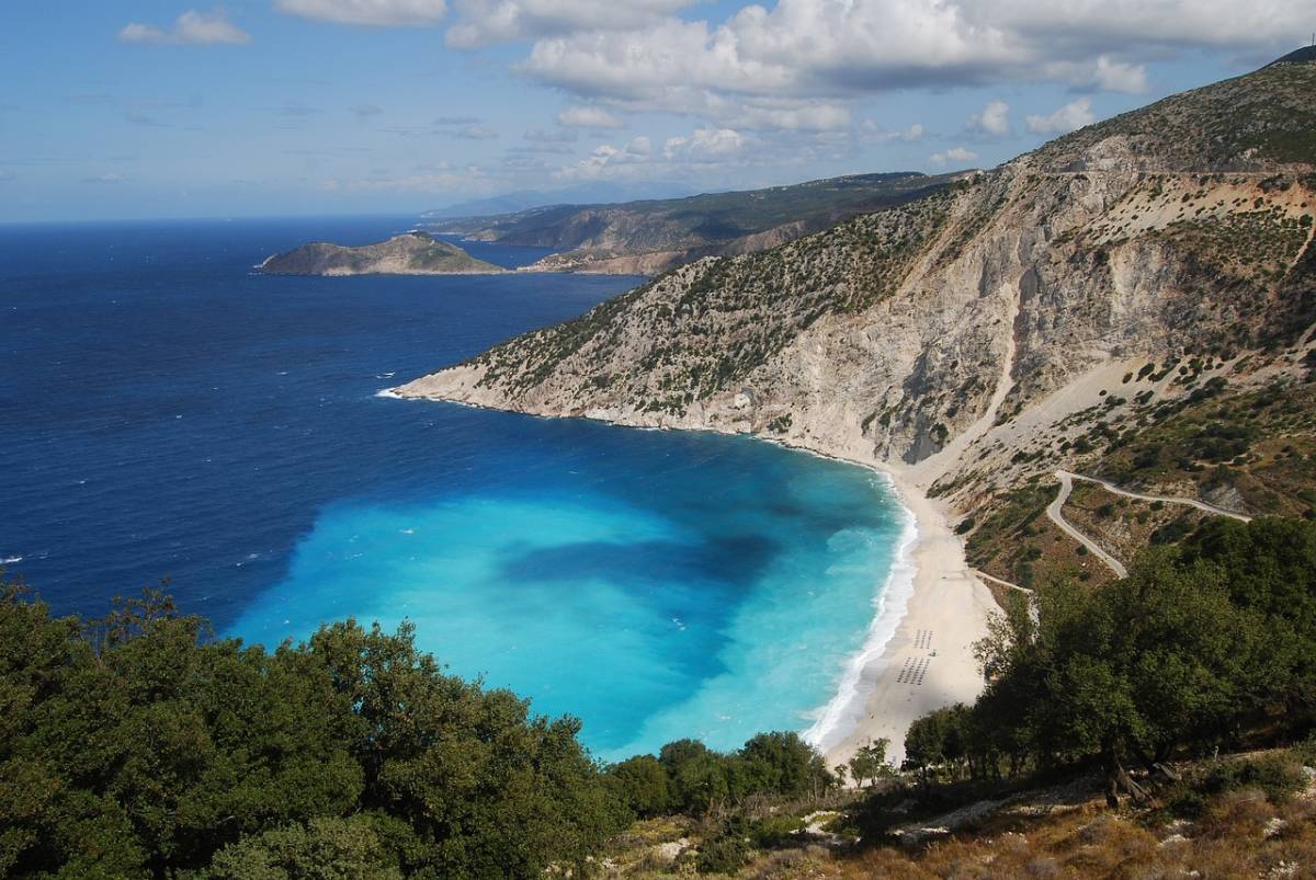 Ryanair ✈ Řecko - zpáteční levné letenky na ostrov Kefalonia z Vídně od 2.149 Kč