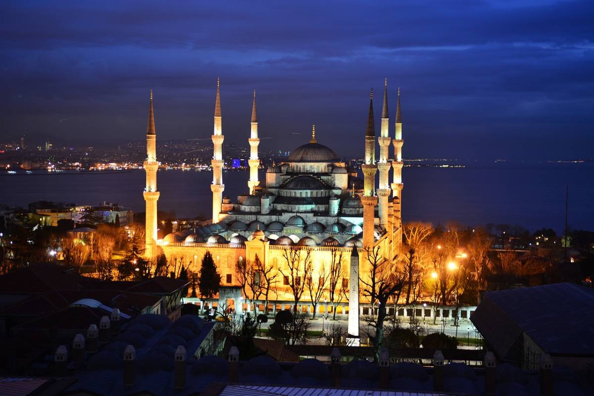 Turecko ✈ obousměrné akční letenky do Istanbulu z Bratislavy, Budapešti, Prahy, Ostravy a Vídně od 2.390 Kč