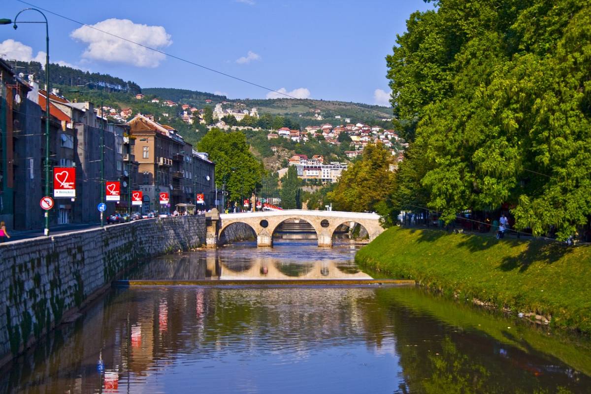 Austrian ✈ Bosna a Hercegovina - obousměrné akční letenky Sarajevo z Prahy 3.790 Kč